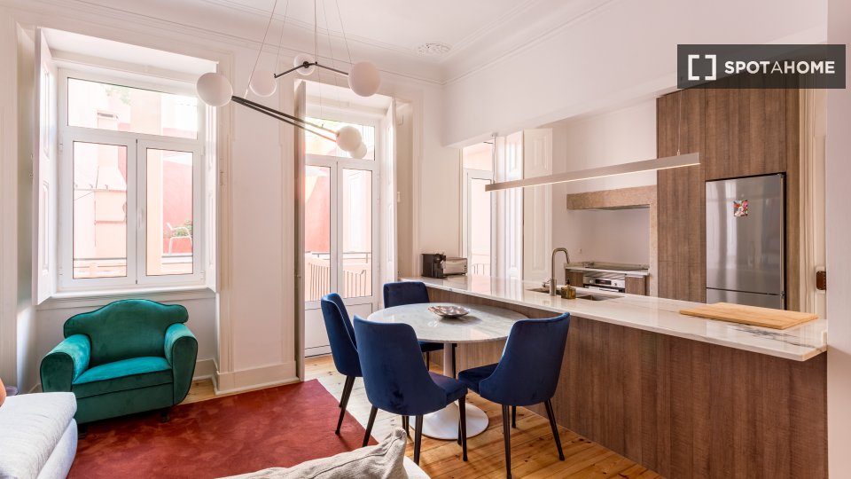 Apartment Lisbon, 2 beds, 108m² — photo 15