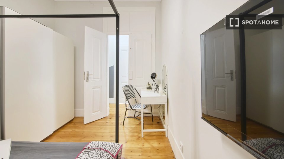 Double room Lisbon, 9 beds — photo 13
