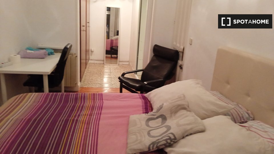 Double room Madrid, 5 beds, 110m² — photo 19