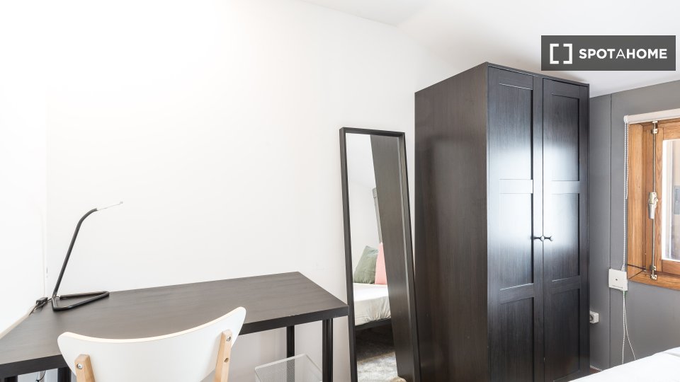 Double room Madrid, 6 beds, 120m² — photo 4