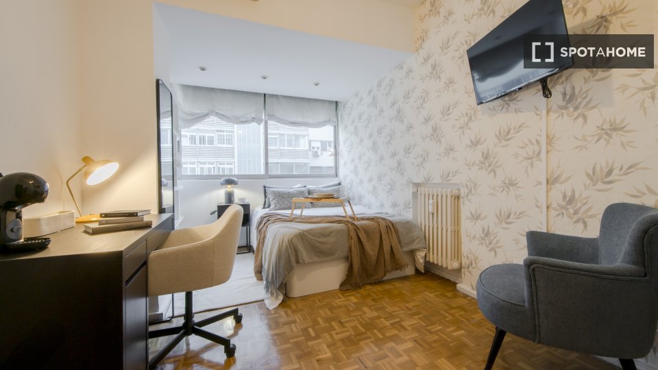 Double room Madrid, 9 beds — photo 13