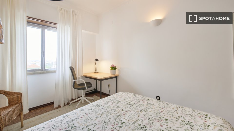 Double room Lisbon, 4 beds — photo 1