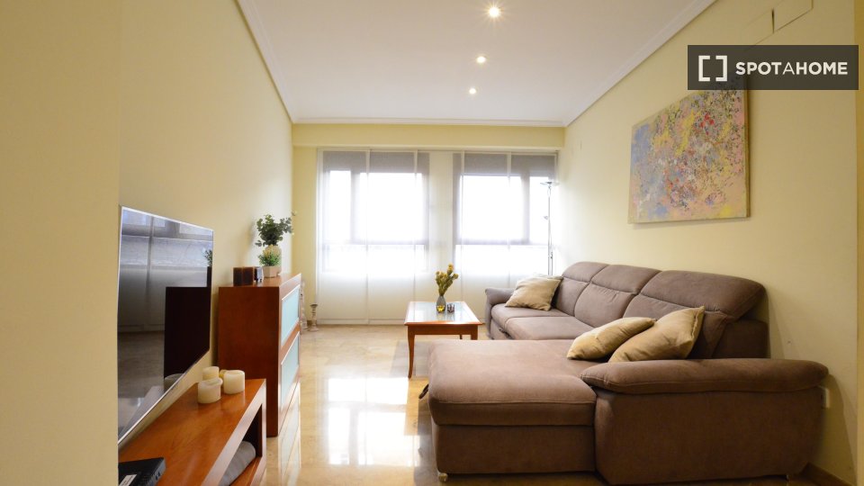 Apartment Valencia, 2 beds, 85m² — photo 3