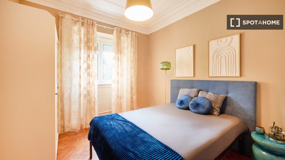 Double room Lisbon, 4 beds — photo 38