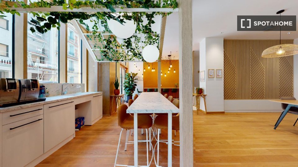 Apartment Paris, 17 beds — photo 11