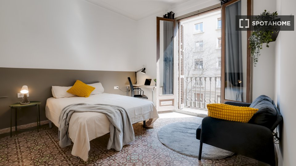 Double room Barcelona, 6 beds, 100m² — photo 4