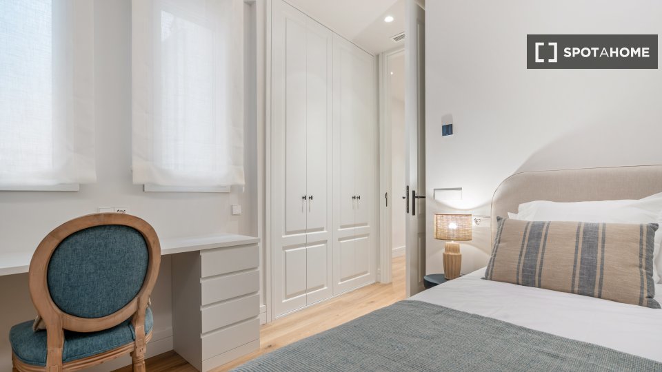 Apartment Madrid, 4 beds, 125m² — photo 1