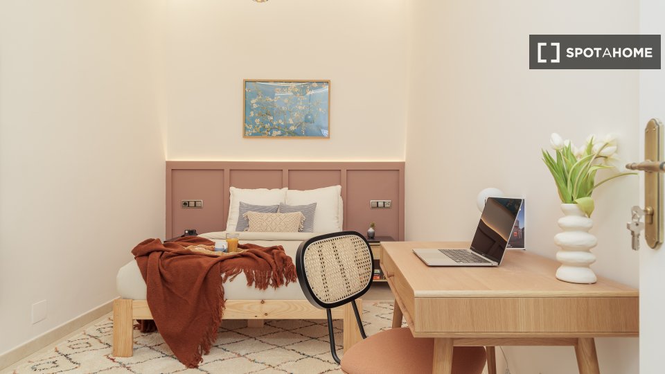 Double room Barcelona, 9 beds, 300m² — photo 23