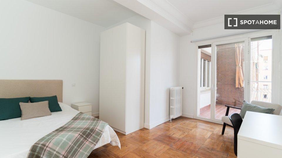Double room Madrid, 10 beds, 380m² — photo 15