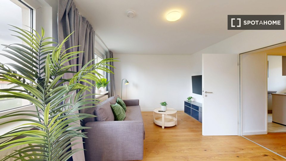 Apartment Berlin, 1 bed, 59m² — photo 1