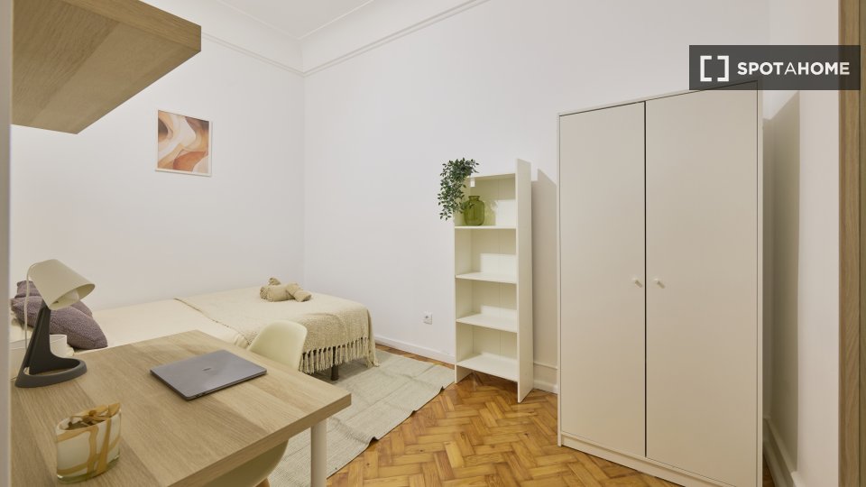 Double room Lisbon, 11 beds — photo 30