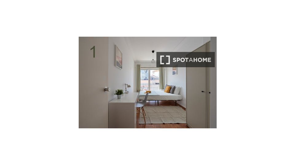 Double room Lisbon, 6 beds — photo 9