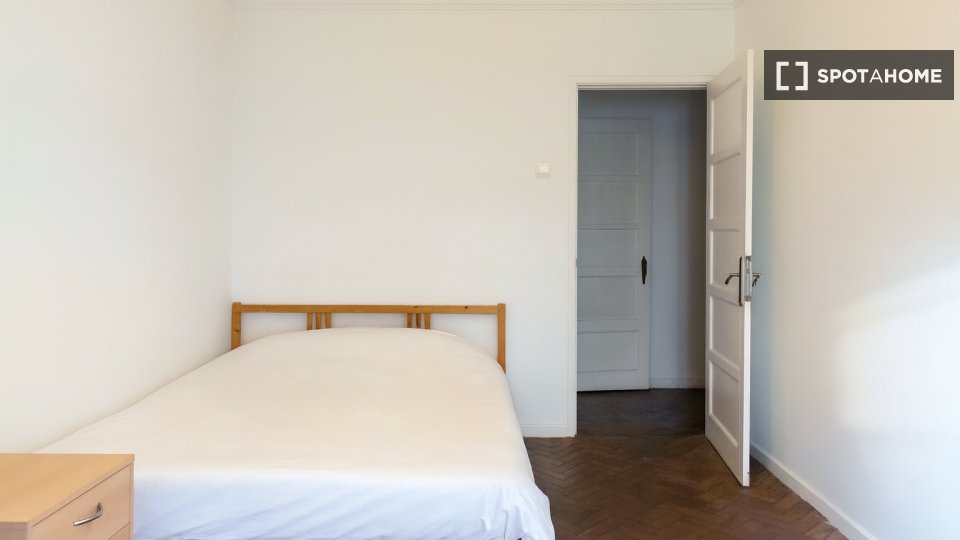 Double room Lisbon, 7 beds — photo 40