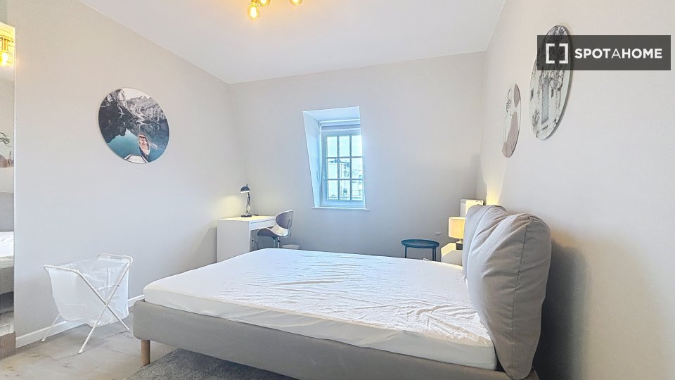 Double room Brussels, 5 beds — photo 10