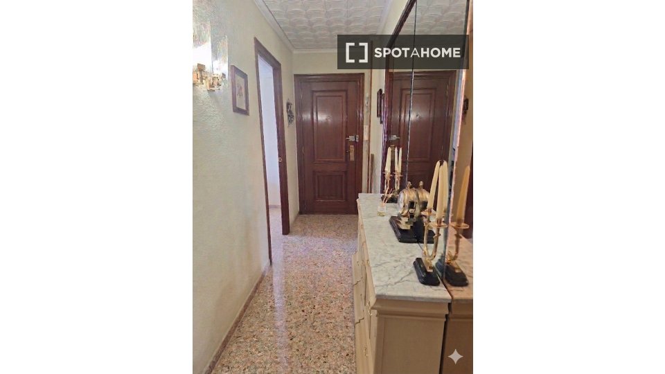 Habitación en piso compartido en alquiler en Penya-Roja, Valencia.