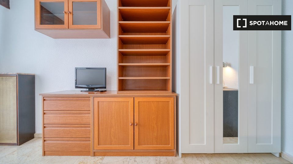 Double room Madrid, 4 beds, 50m² — photo 8