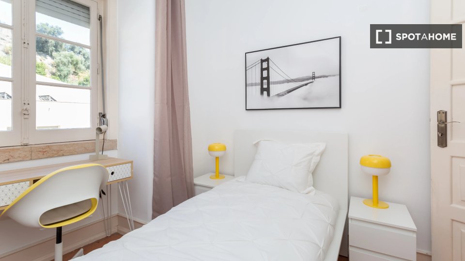 Double room Lisbon, 4 beds — photo 1