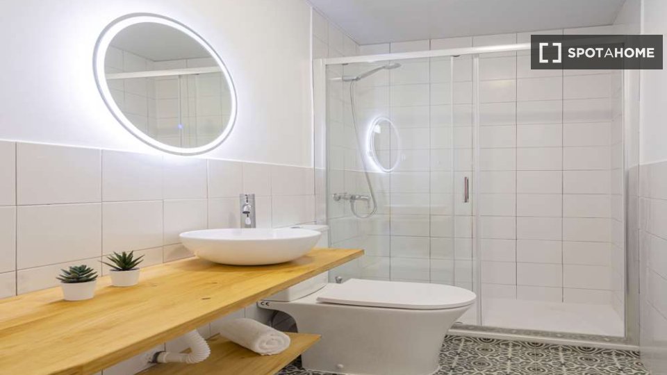 Double room Madrid, 8 beds — photo 19