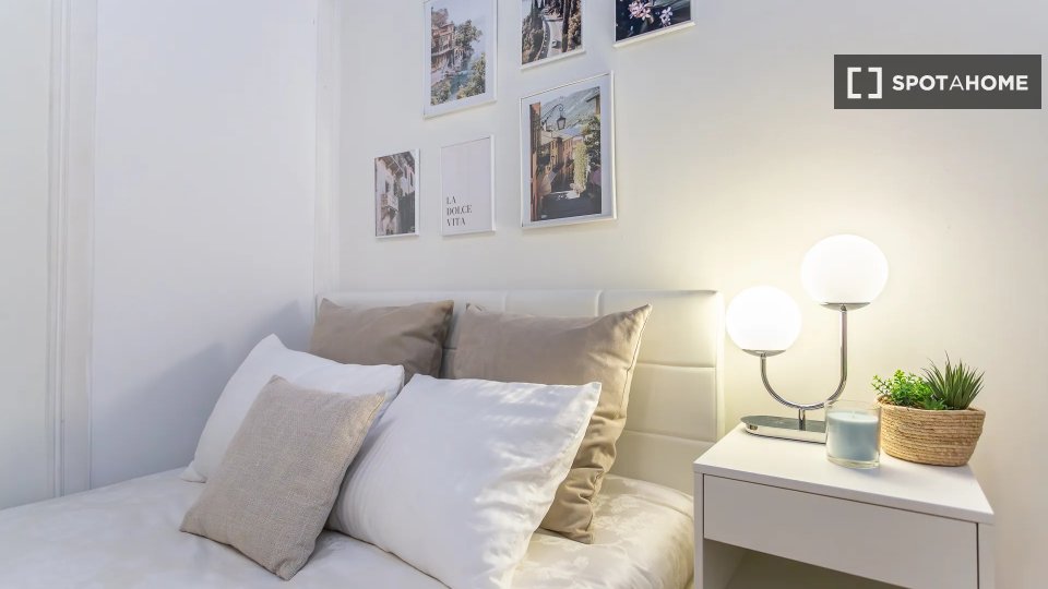 Double room Lisbon, 6 beds — photo 13