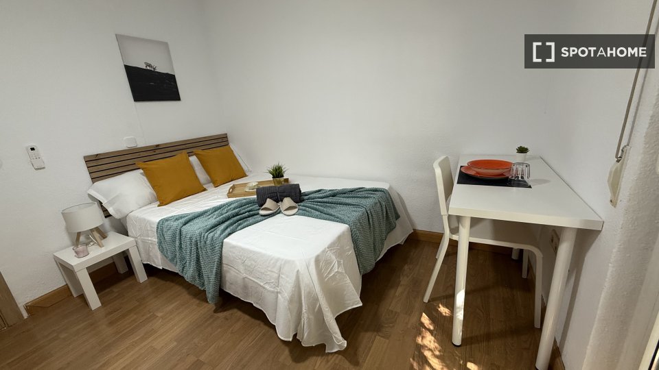 Double room Madrid, 6 beds — photo 16
