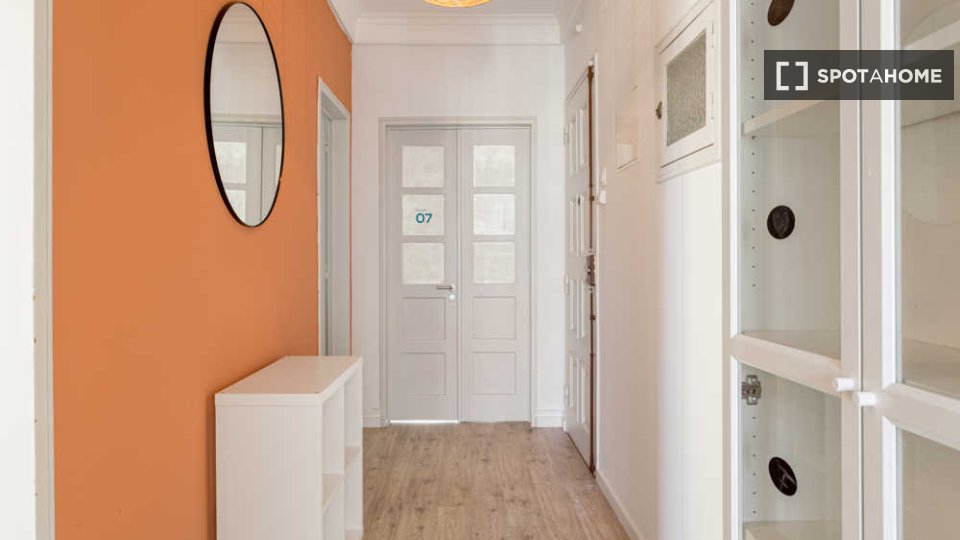 Double room Lisbon, 7 beds — photo 37