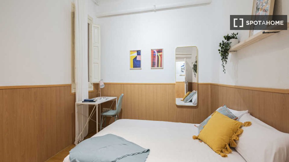 Double room Madrid, 3 beds — photo 22