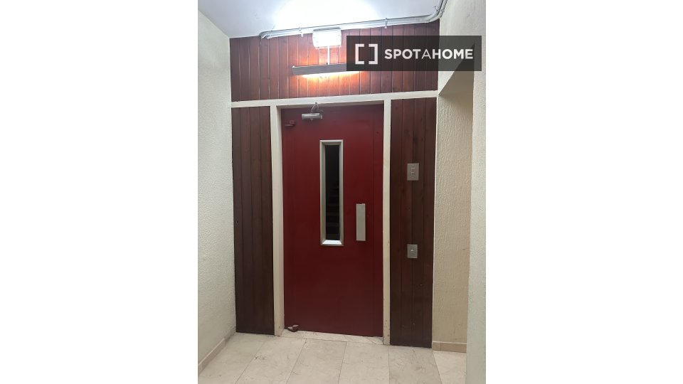 Apartment Barcelona, 3 beds, 60m² — photo 4
