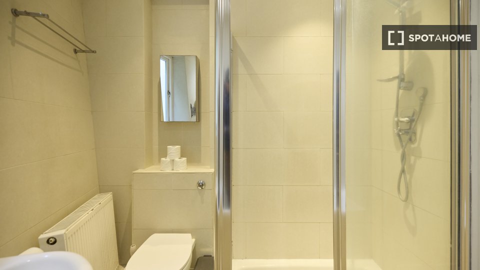 Apartment London, 2 beds, 77m² — photo 18