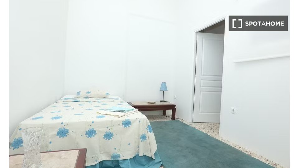 Double room Athens, 8 beds — photo 11