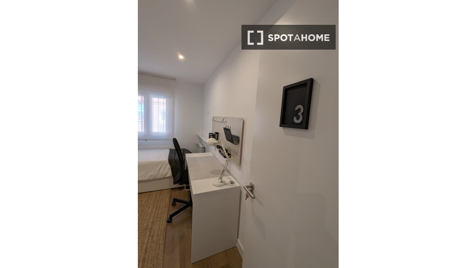 Double room Madrid, 5 beds — photo 9