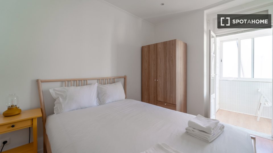 Apartment Lisbon, 2 beds, 97m² — photo 11