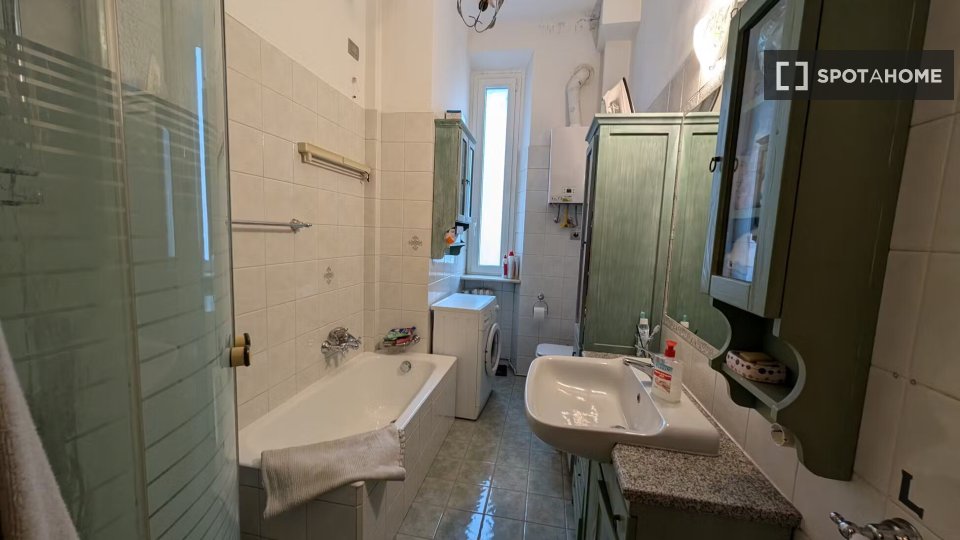 Double room Milan, 3 beds, 90m² — photo 12