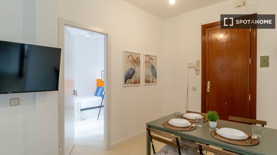 Double room Madrid, 3 beds — photo 10