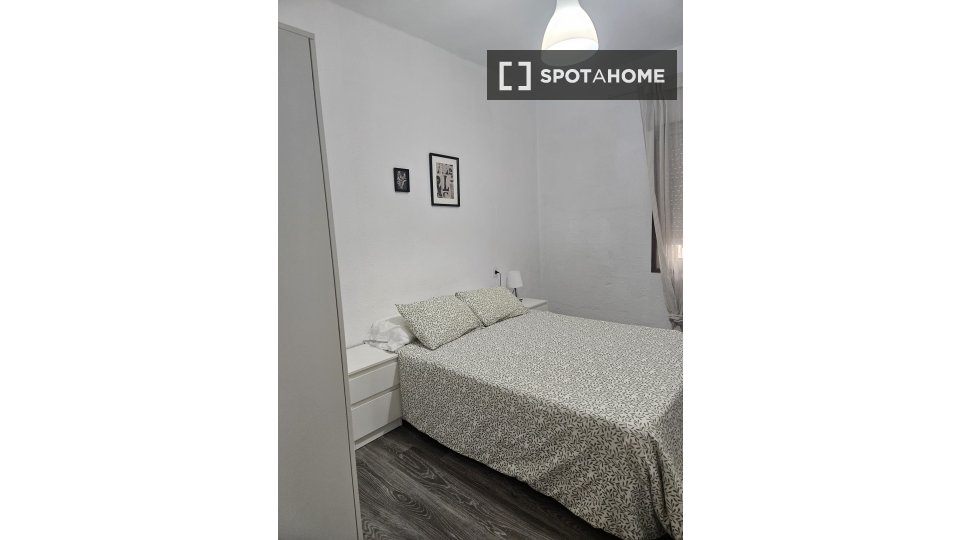 Double room Zaragoza, 2 beds — photo 10