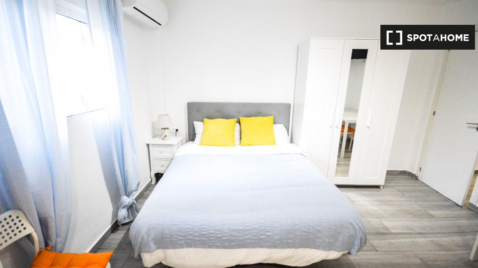 Double room Valencia, 4 beds, 100m² — photo 5