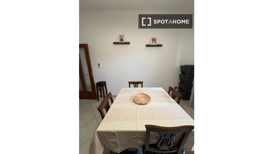 Double room Bologna, 2 beds — photo 8