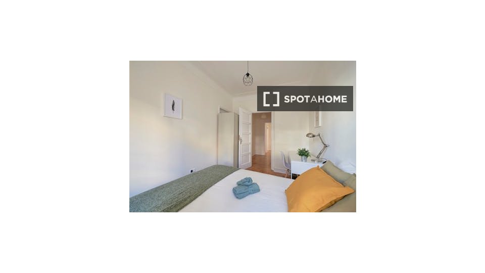 Double room Lisbon, 5 beds — photo 9