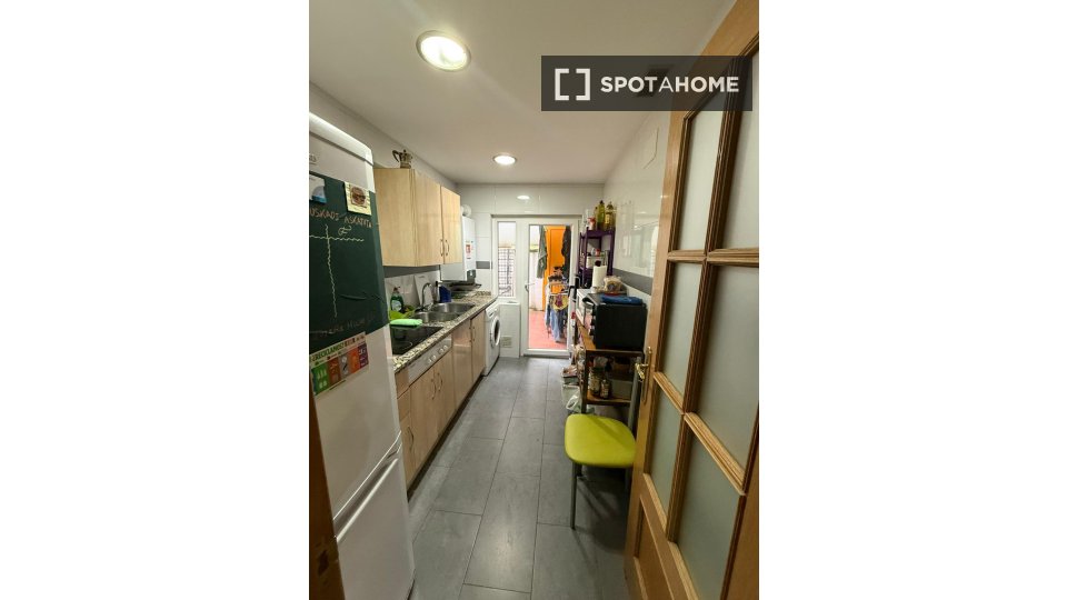 Double room Salamanca, 3 beds, 80m² — photo 5