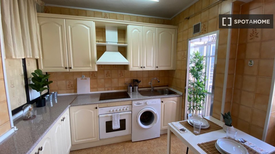 Double room Madrid, 4 beds — photo 8