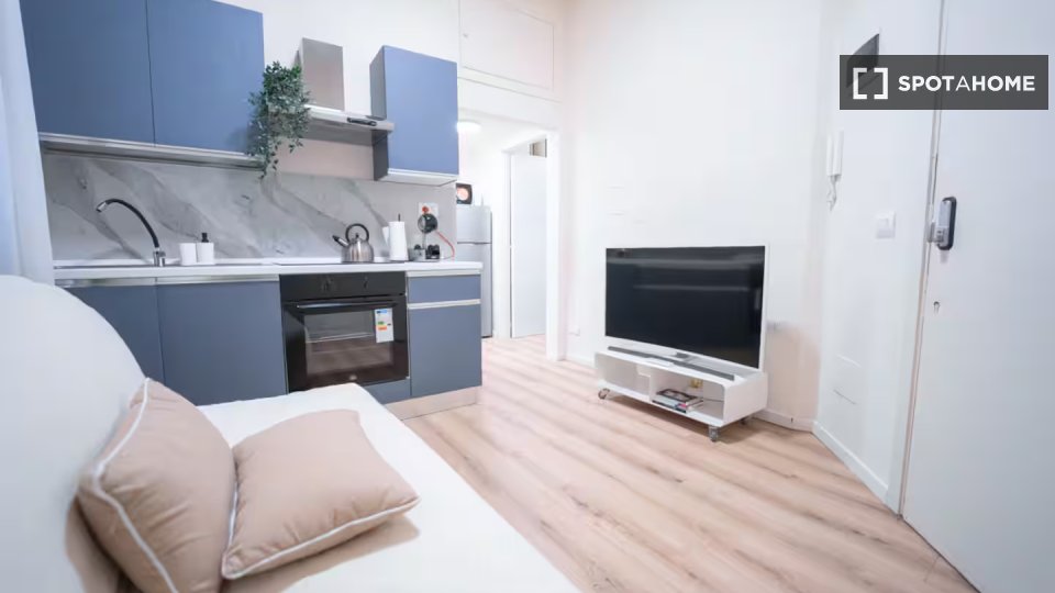 Apartment Milan, 1 bed — photo 1
