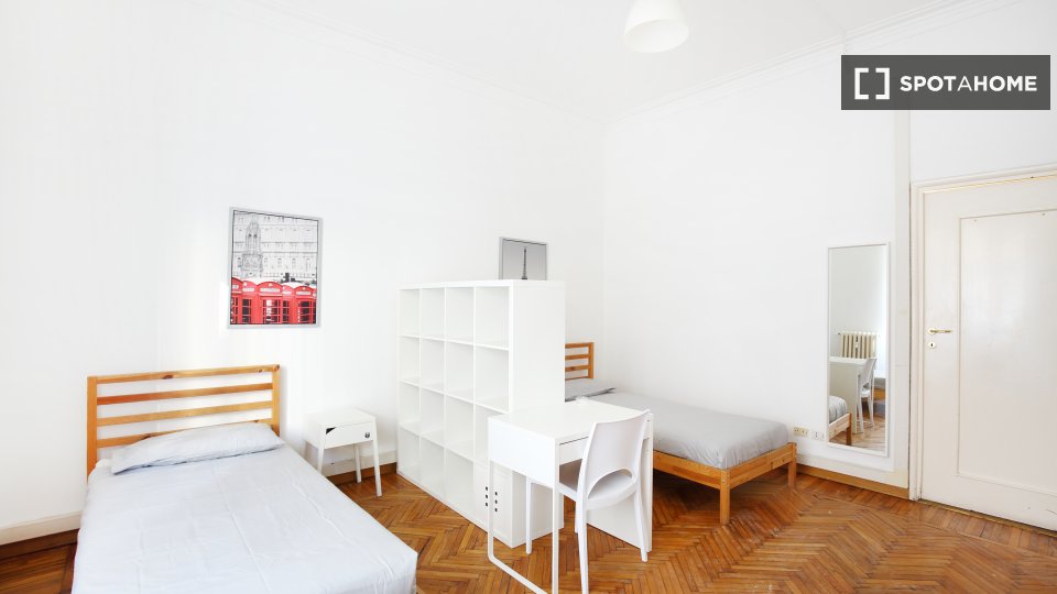 Double room Milan, 7 beds, 178m² — photo 2