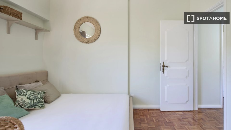 Double room Lisbon, 5 beds — photo 2