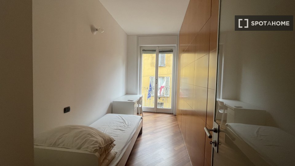Double room Milan, 3 beds, 80m² — photo 10