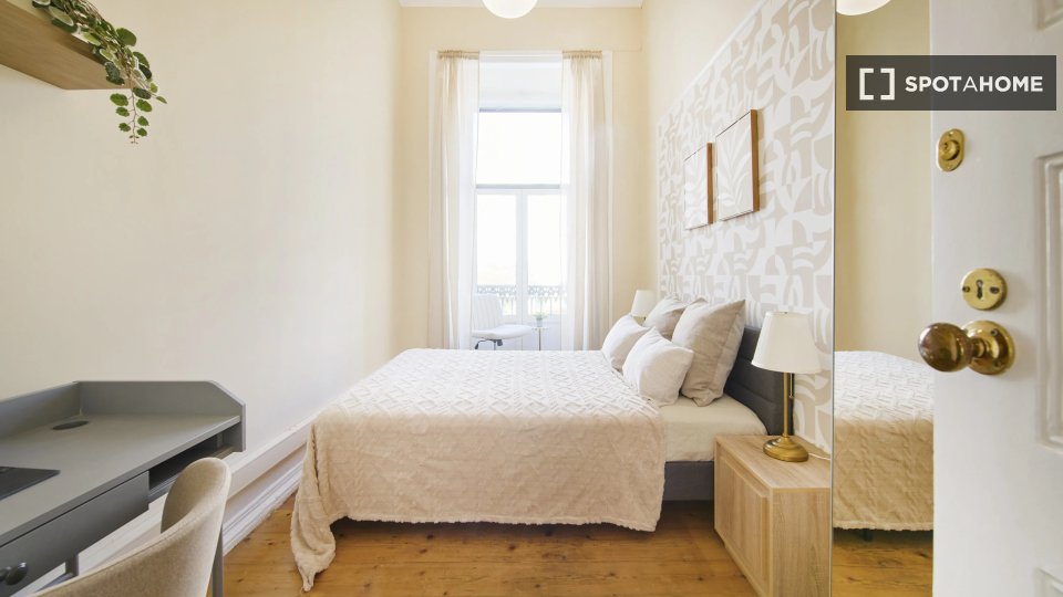 Double room Lisbon, 8 beds — photo 1