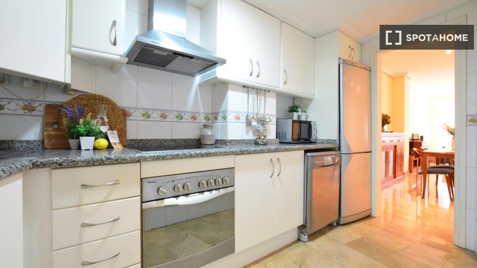 Apartment Valencia, 2 beds, 85m² — photo 11