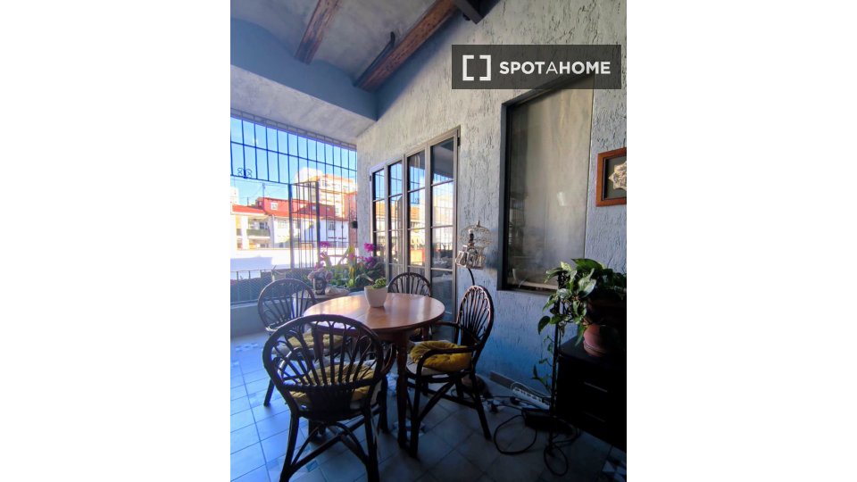 Double room Valencia, 3 beds, 160m² — photo 18