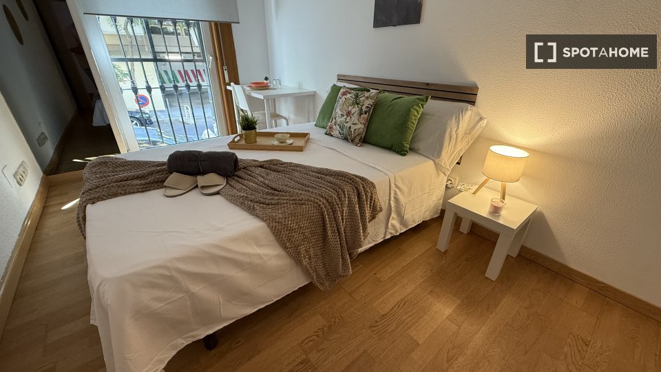 Double room Madrid, 6 beds — photo 15