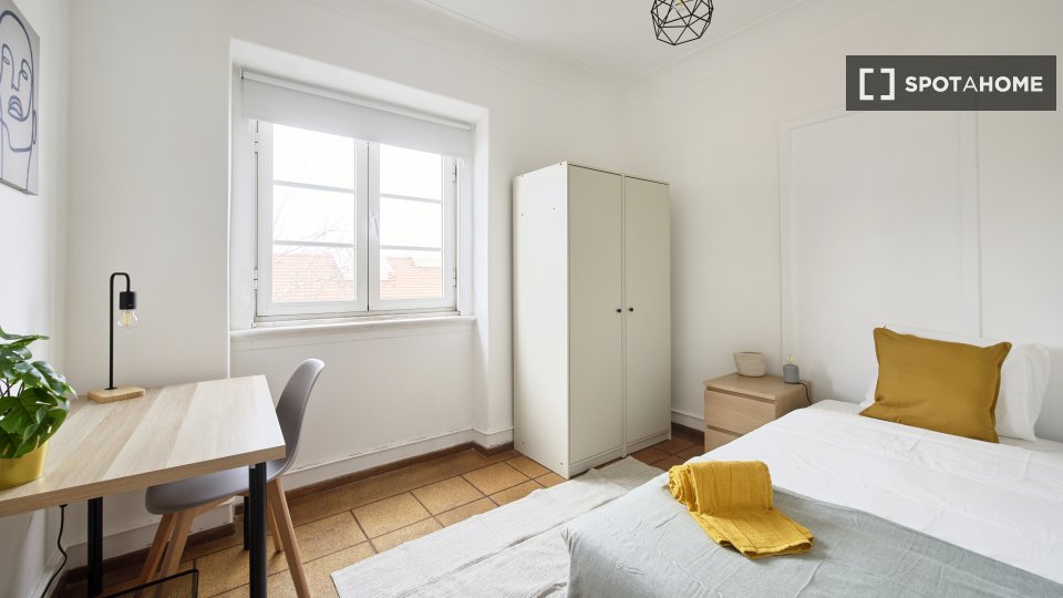 Double room Lisbon, 9 beds — photo 9