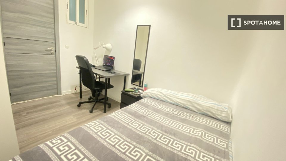 Double room Madrid, 10 beds — photo 8