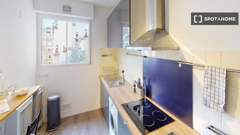Double room Paris, 4 beds, 80m² — photo 4